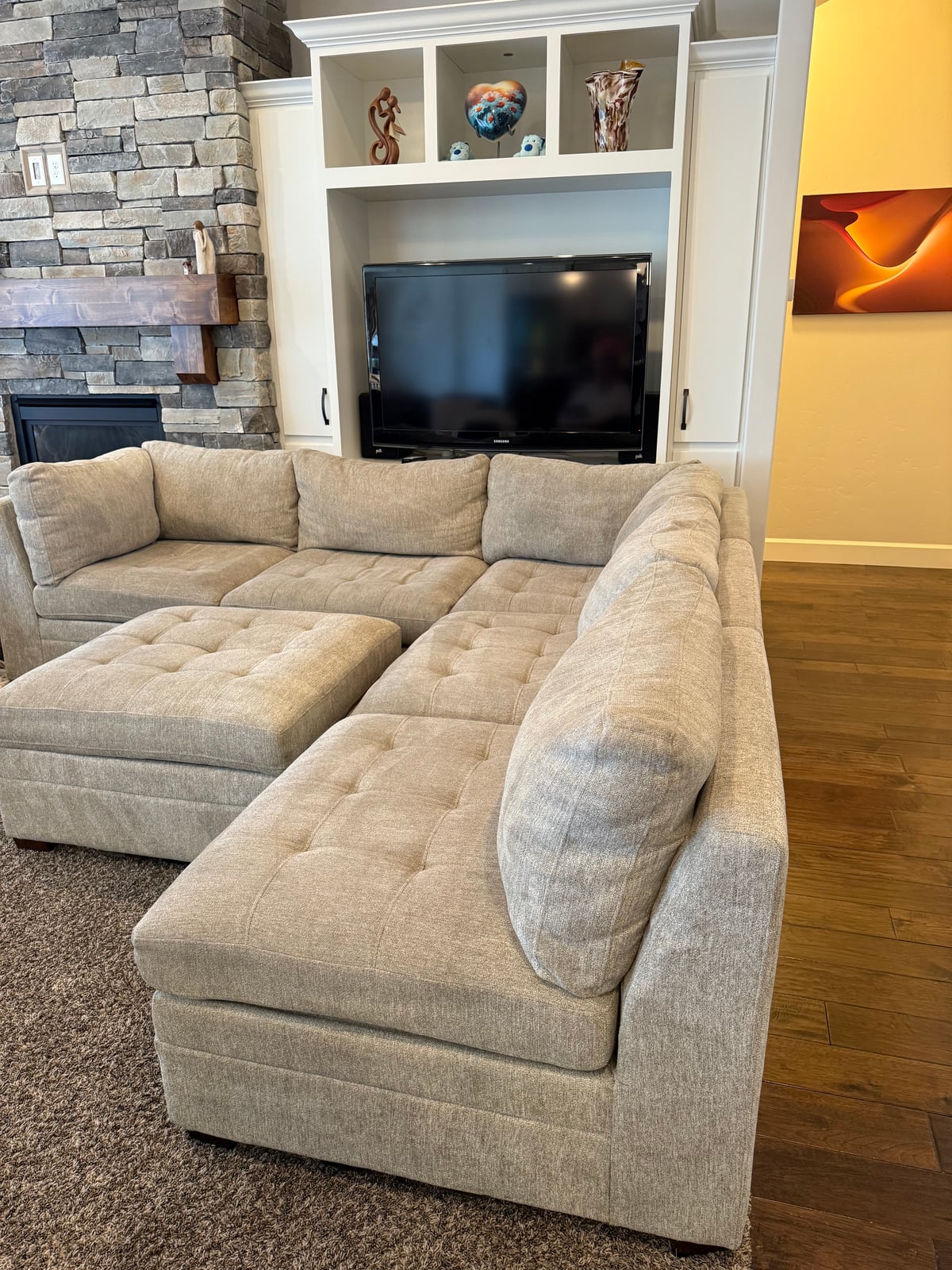 Thomasville Tisdale fab sect beige 6 pc sectional in beige polyester — Modular 6-piece (3 armless, 2 corner wedges, 1 storage ottoman), 6 seats — photo 22 of 22