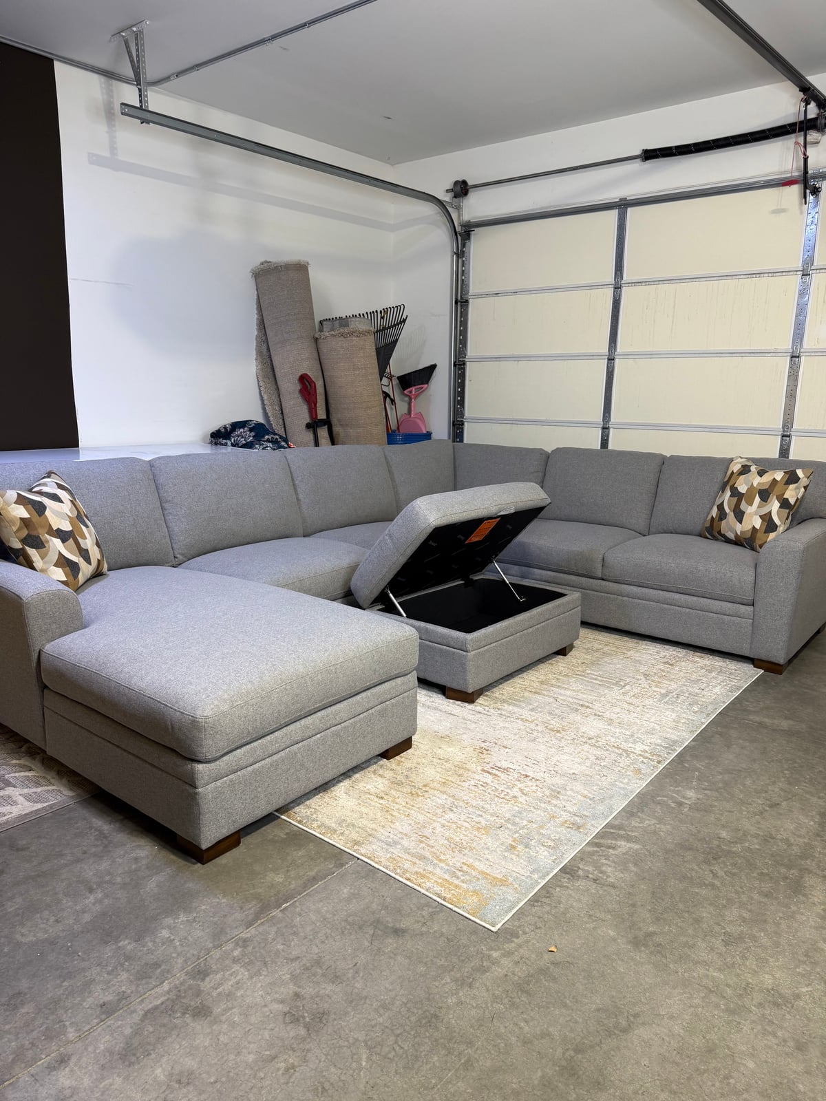 Thomasville Langdon Fabric U-Sectional with Chaise & Storage Ottoman sectional in light gray polyester — U-Shape, 7 seats — photo 2 of 8