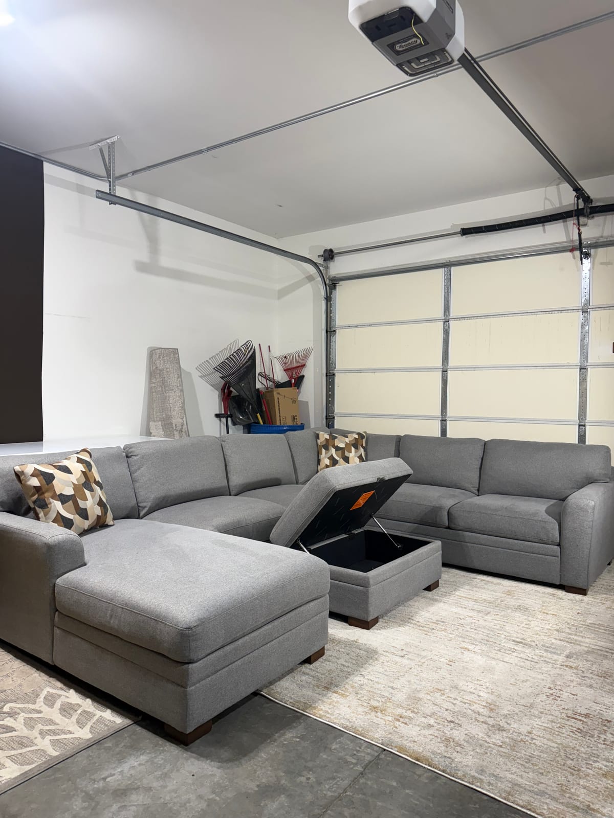 Thomasville Langdon Fabric U-Sectional with Chaise & Storage Ottoman sectional in light gray polyester — U-Shape, 7 seats — photo 7 of 8