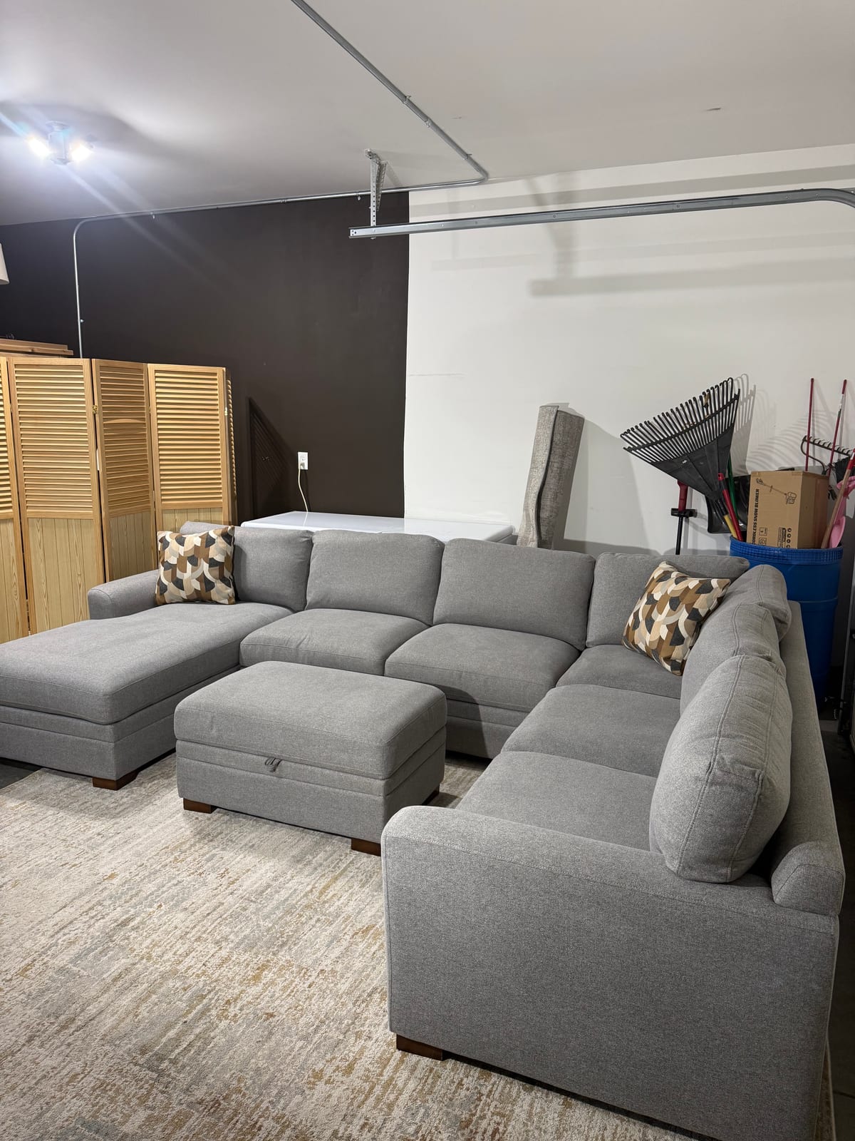 Thomasville Langdon Fabric U-Sectional with Chaise & Storage Ottoman sectional in light gray polyester — U-Shape, 7 seats — photo 6 of 8