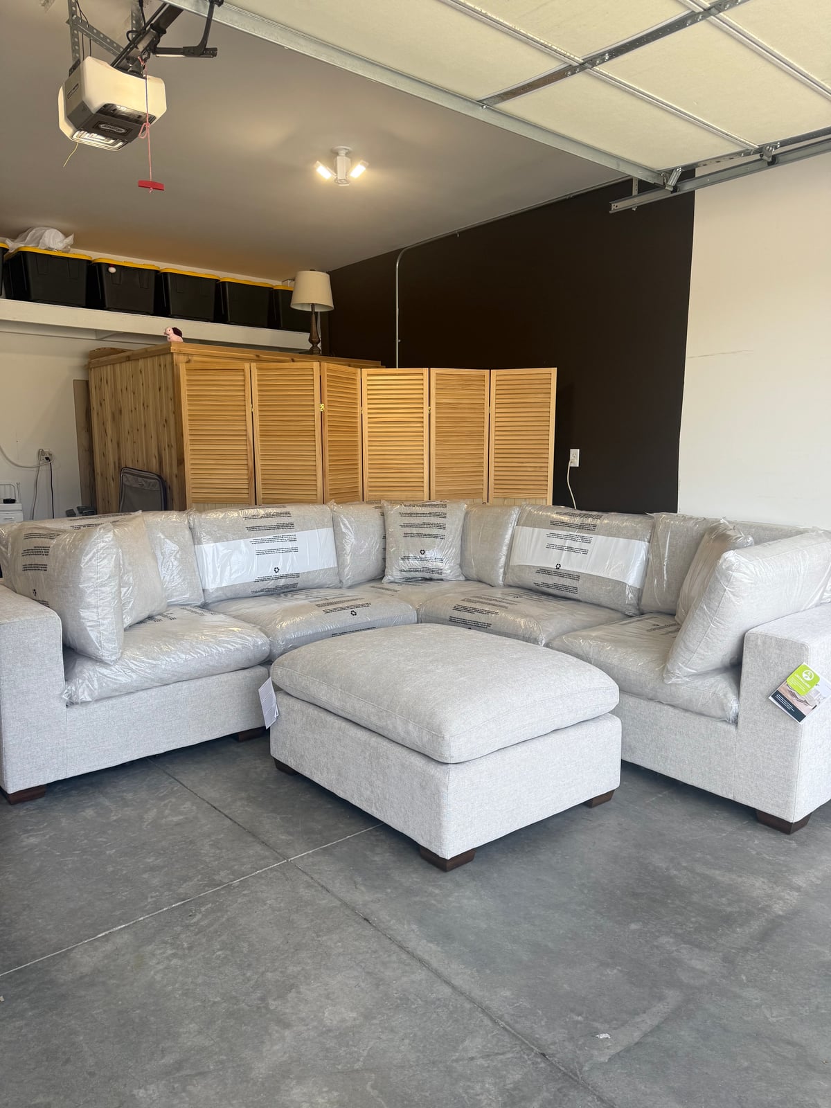 Thomasville Lowell 6-pc Brand New sectional in light gray polyester — Modular (Reconfigurable), 6 seats — photo 10 of 23