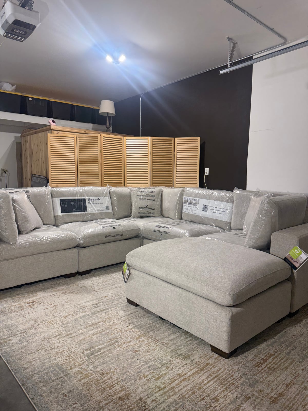 Thomasville Lowell 6-pc Brand New sectional in light gray polyester — Modular (Reconfigurable), 6 seats — photo 5 of 23