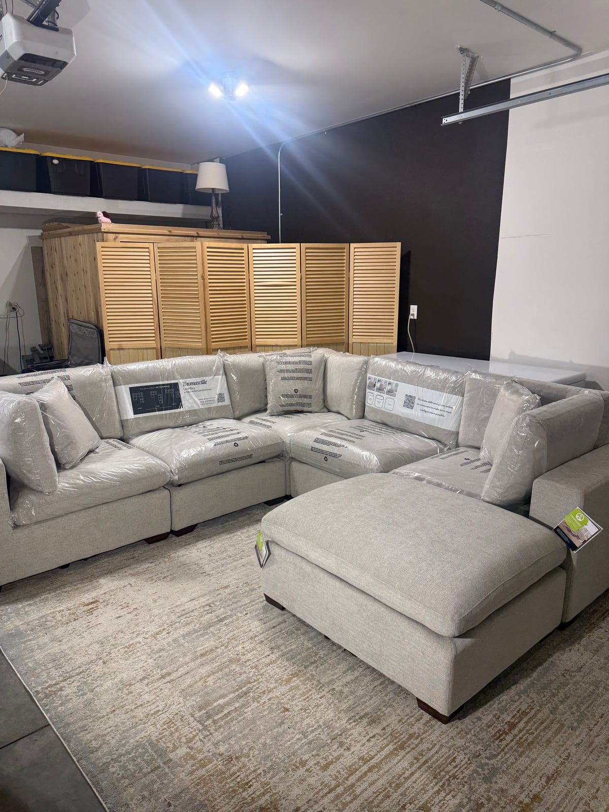 Thomasville Lowell 6-pc Brand New sectional in light gray polyester — Modular (Reconfigurable), 6 seats — photo 4 of 23