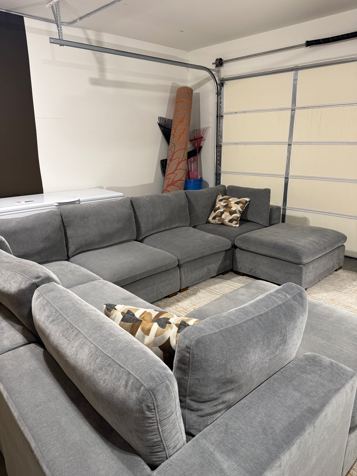 Thomasville Lowell 8-pc Drk grey sectional in dark gray polyester — Modular 8-piece, 8 seats — photo 5 of 17